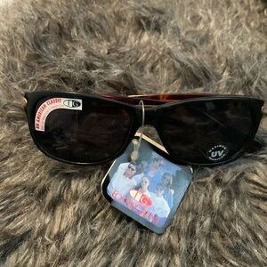 NWT vintage FosterGrant sunglasses 🕶️
